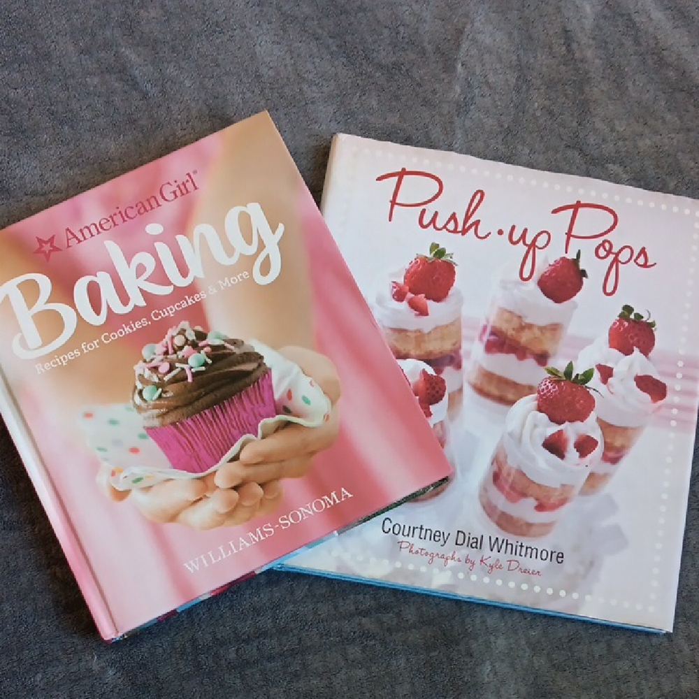 Hardcover Sweets & Treats Cookbooks, Baking, Cookies, Cupcakes, Cake Pops